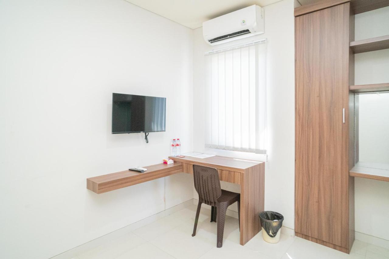 Reddoorz Plus @ Jalan Pemuda Timur Bojonegoro Exterior photo