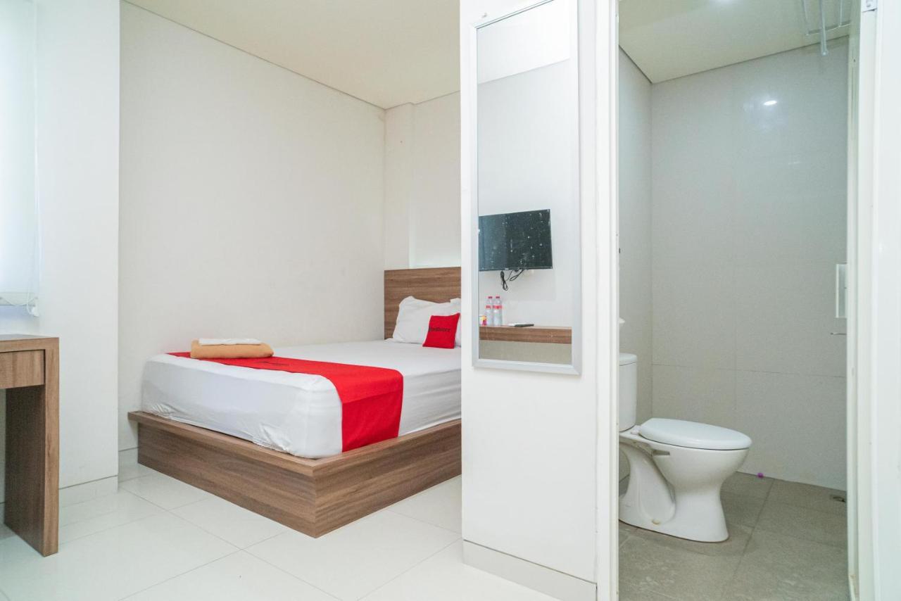 Reddoorz Plus @ Jalan Pemuda Timur Bojonegoro Exterior photo