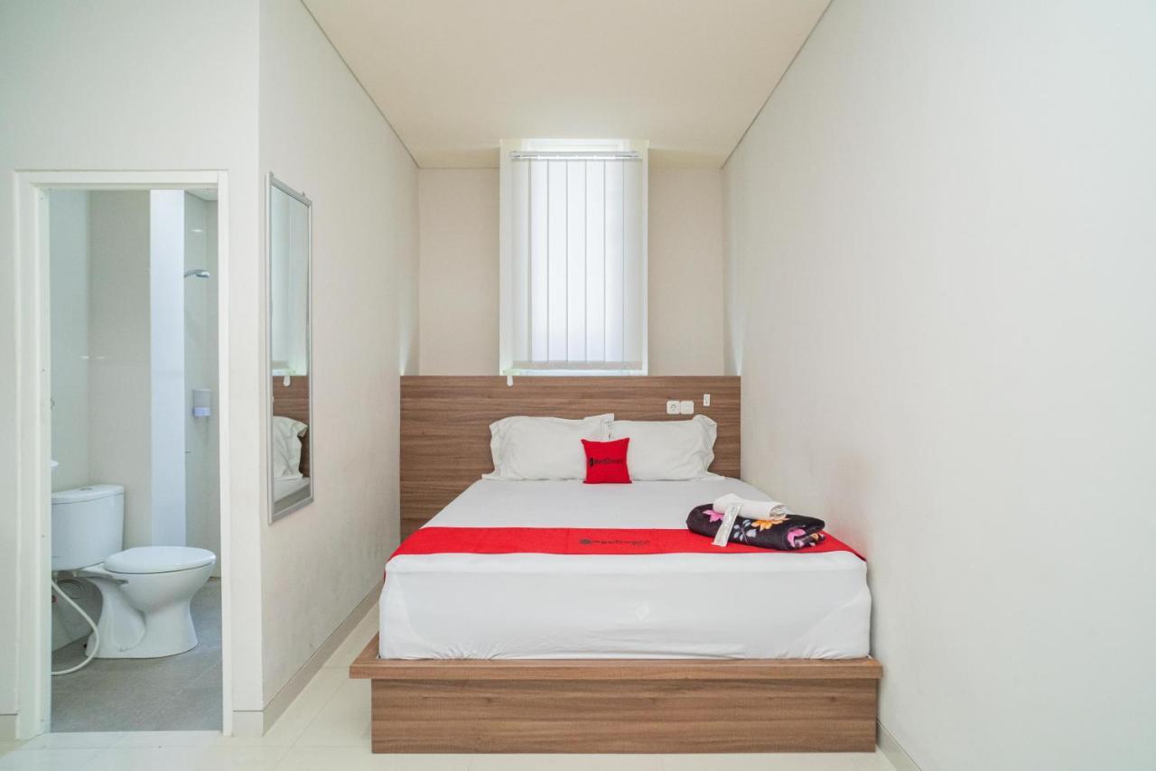 Reddoorz Plus @ Jalan Pemuda Timur Bojonegoro Exterior photo