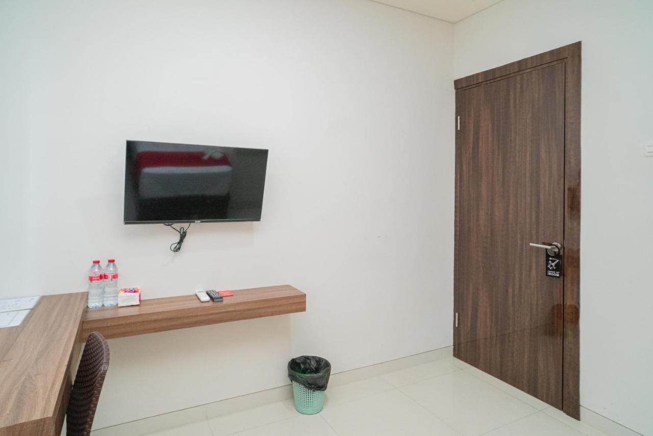 Reddoorz Plus @ Jalan Pemuda Timur Bojonegoro Exterior photo