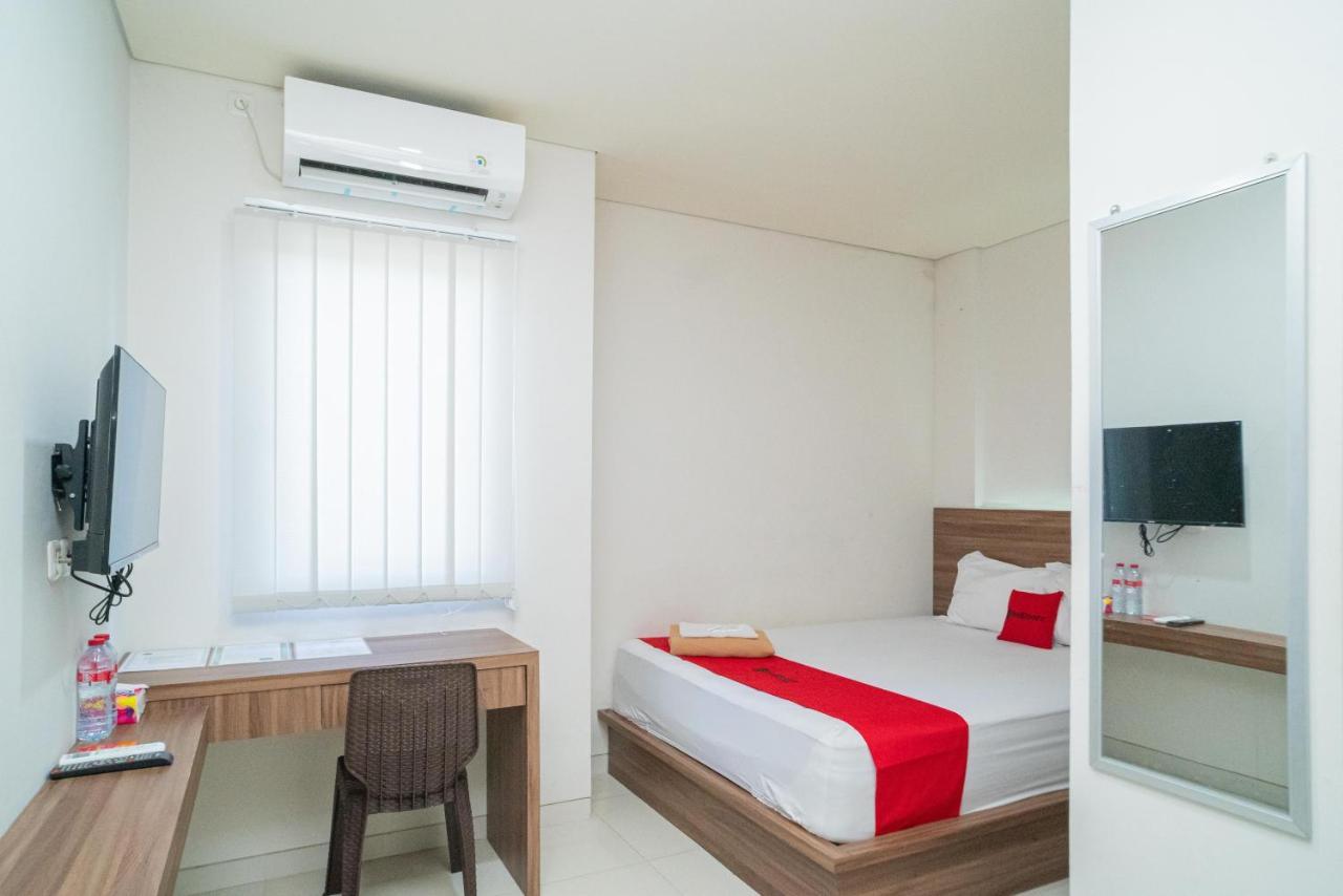 Reddoorz Plus @ Jalan Pemuda Timur Bojonegoro Exterior photo